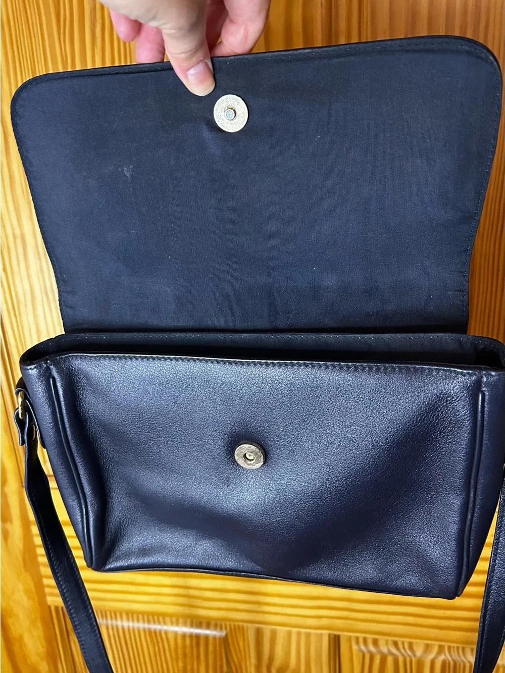 Etienne Aigner compact black